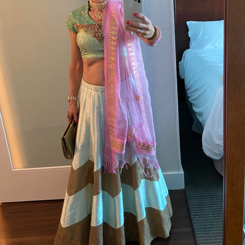 Lehengha Choli aqua Gold Chevron